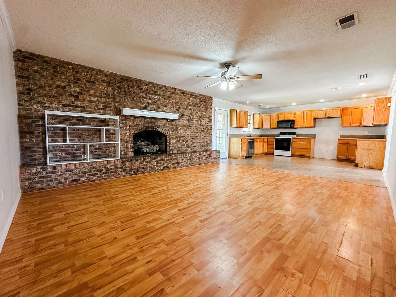 6309 Martin Bluff Rd - Photo 2 of 17