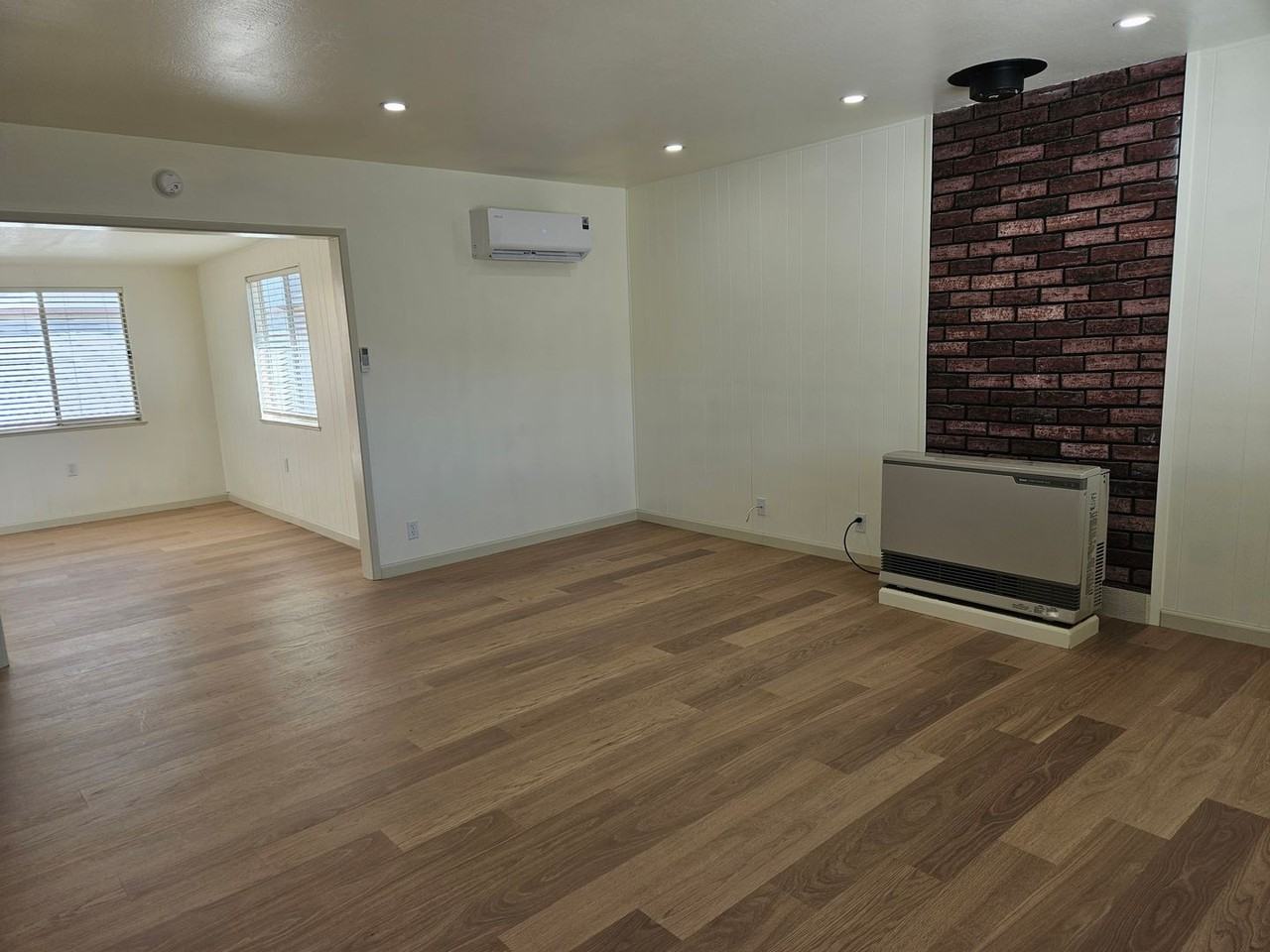 15384 Highland Ave - Photo 3 of 17