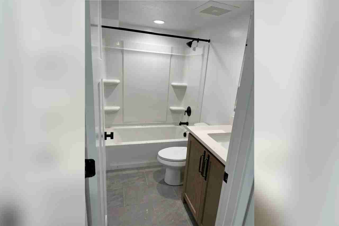 135B N 500 E - Photo 3 of 12