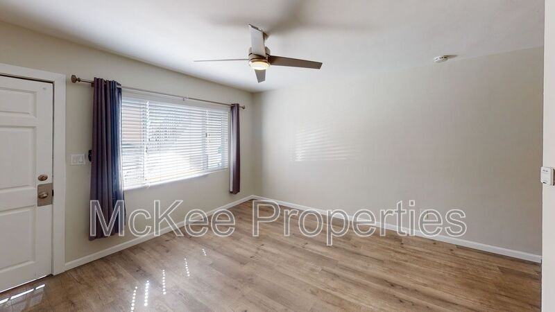 206 Fir St - Photo 5 of 10