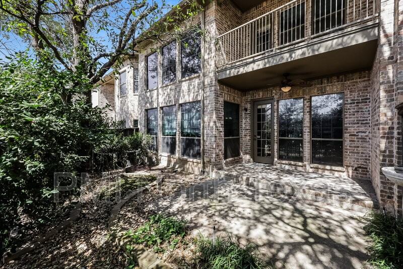 5379 Balmoral Dr - Photo 2 of 19