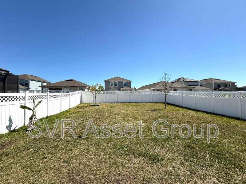 152 Creekmore Dr - Photo 3 of 18