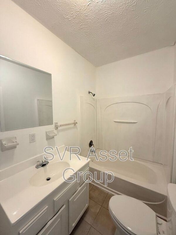 11 E 7th St #5 - Photo 7 of 10