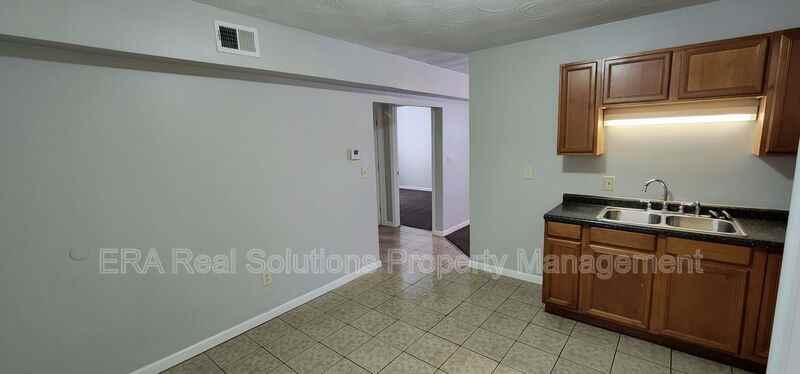 216 W Temple St - Photo 3 of 12