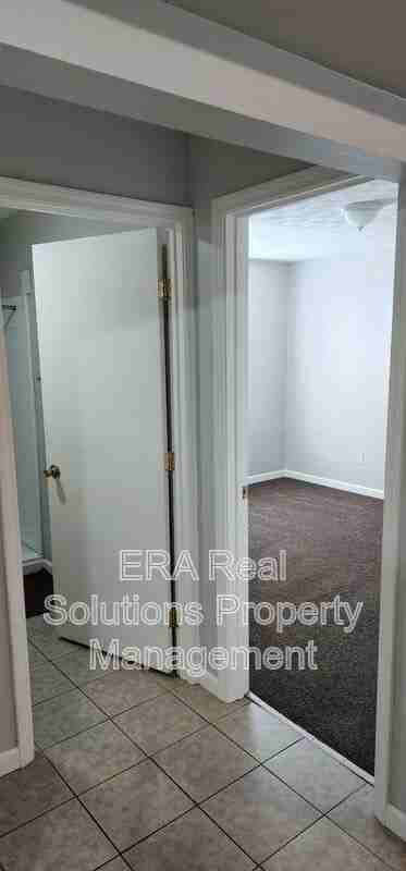 216 W Temple St - Photo 5 of 12