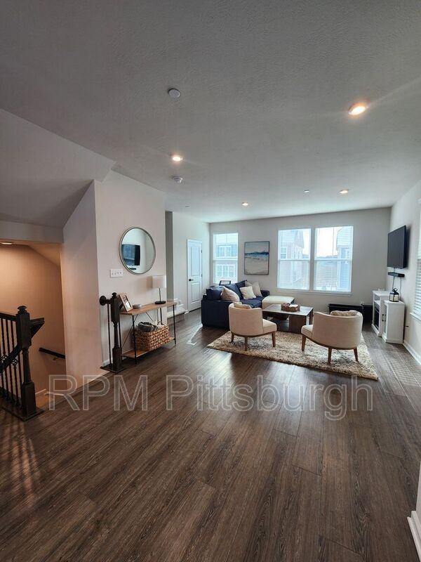 489 Nolan Cir - Photo 2 of 19