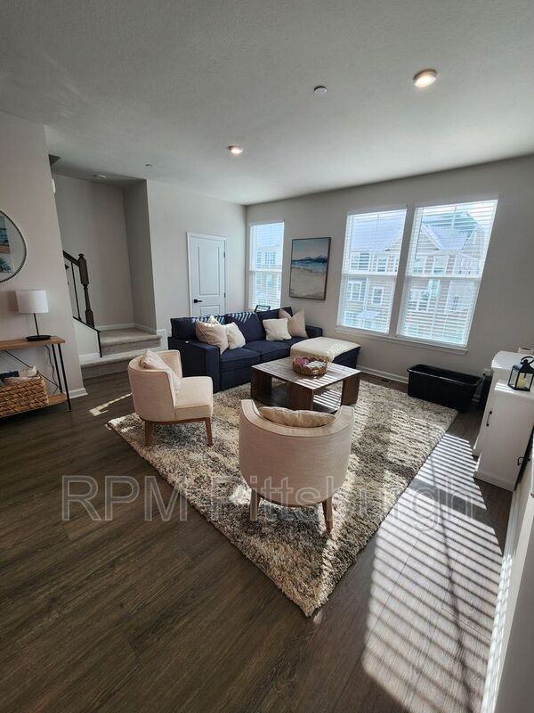 489 Nolan Cir - Photo 3 of 19