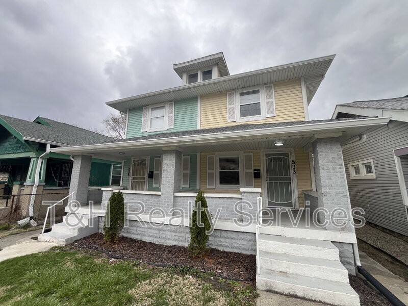 533 N Rural St - Photo 3 of 25