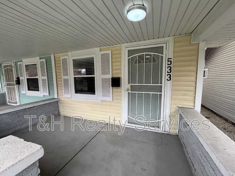 533 N Rural St - Photo 4 of 25