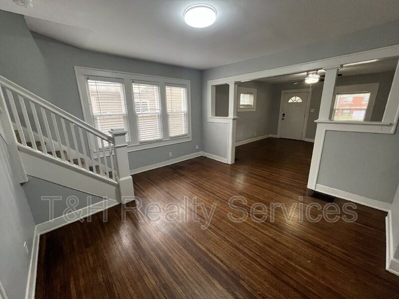 533 N Rural St - Photo 7 of 25