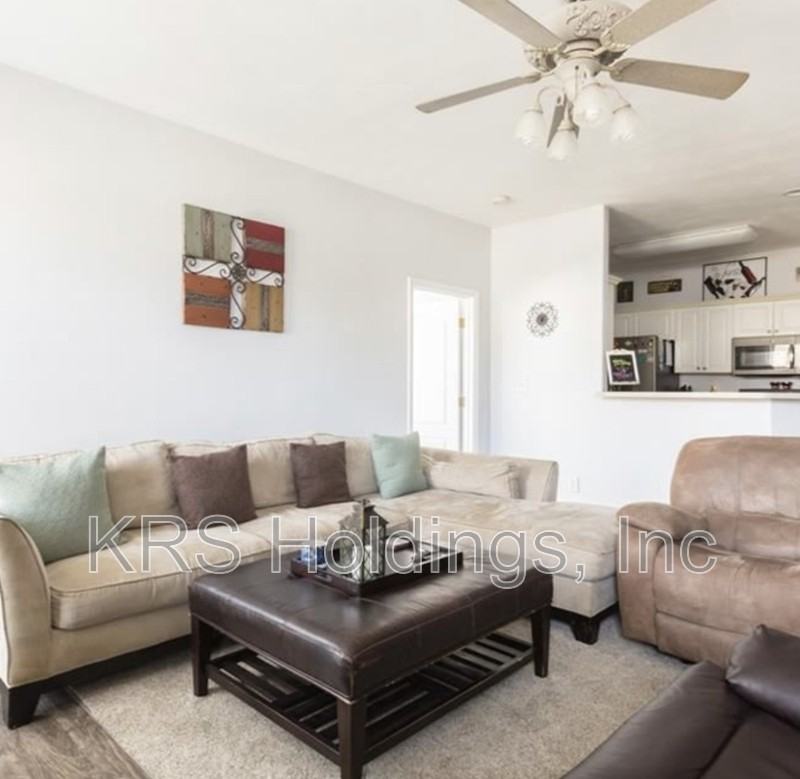 1075 Grand Oak Ln - Photo 4 of 10
