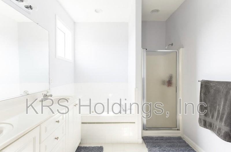 1075 Grand Oak Ln - Photo 5 of 10