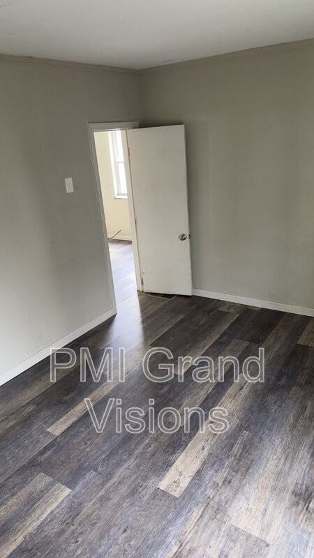 2917 Pine Ave #2 - Photo 3 of 13