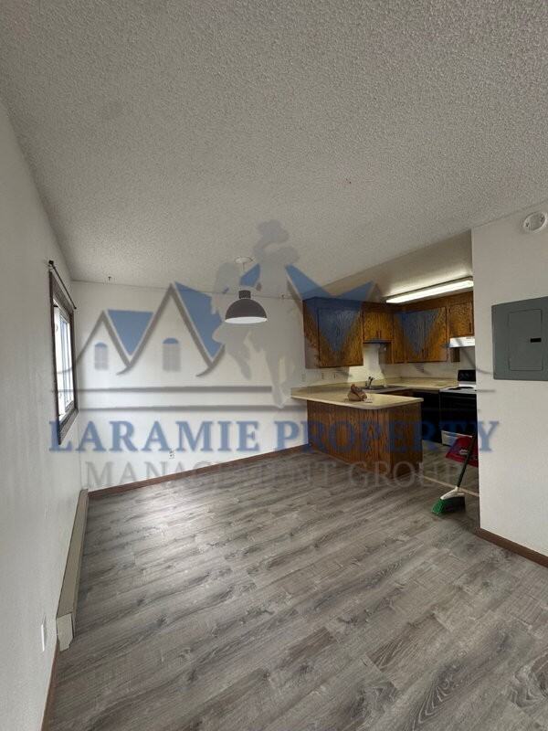 1537 Person St #1 - Photo 5 of 15