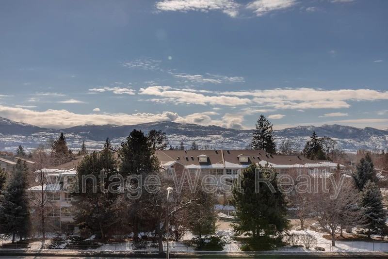 522 Leon Ave - Photo 2 of 10