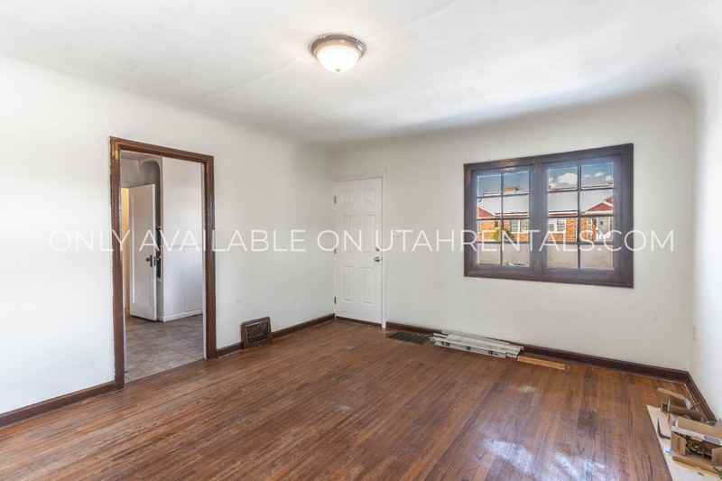 1506 E Redondo Ave - Photo 6 of 17