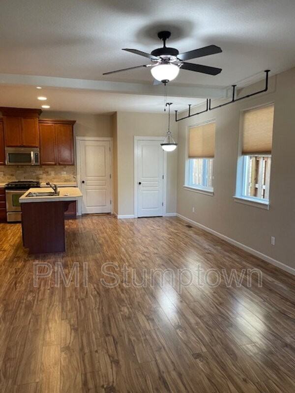 13980 Passage Pkwy - Photo 2 of 19