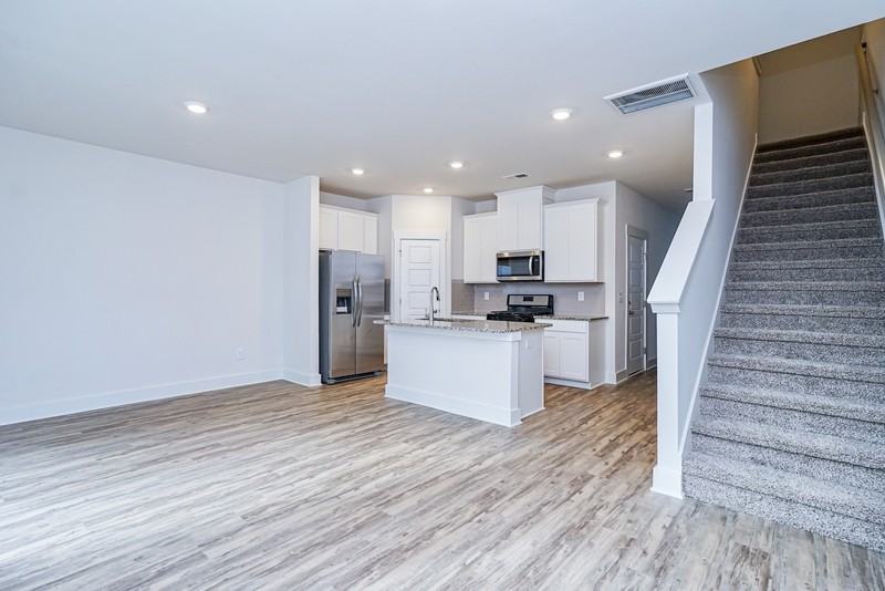 303 Windsinger Ln - Photo 4 of 15