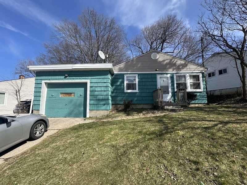 1929 Rookwood Rd - Photo 2 of 15