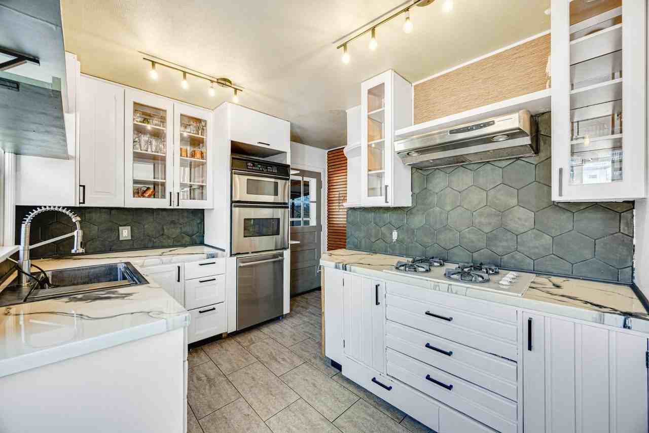 719 W Kiowa St - Photo 2 of 37