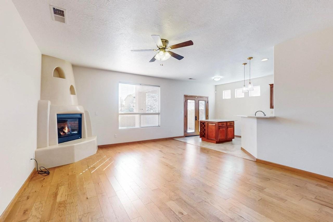 1116 Calle Corvo Ne - Photo 2 of 36