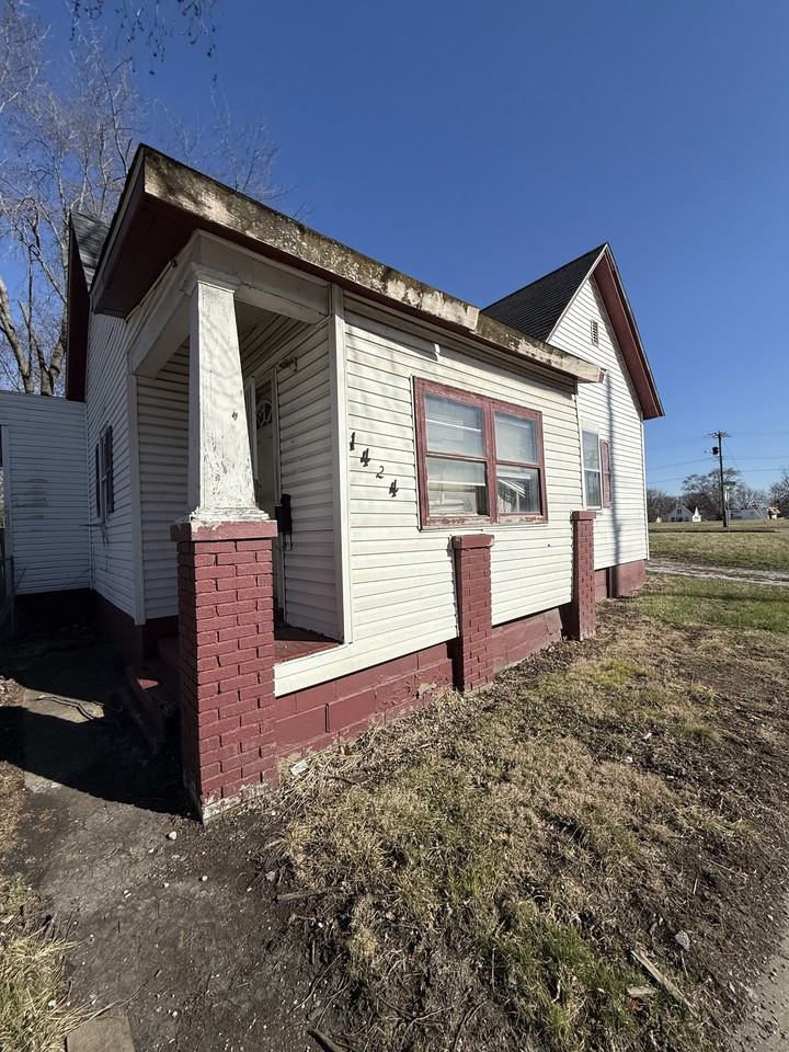 1424 N Jasper St #NA - Photo 2 of 13