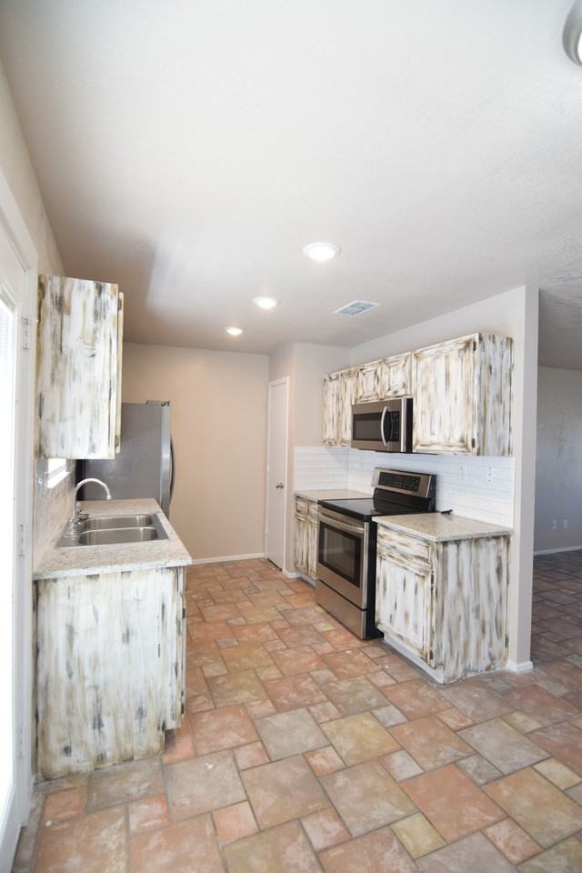 120 Boxer St - Photo 5 of 17