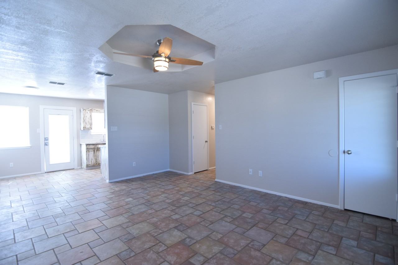 120 Boxer St - Photo 7 of 17