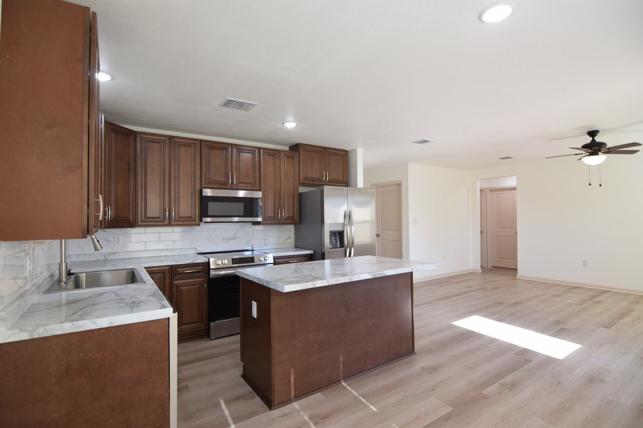 709 S 30th St - Photo 4 of 17