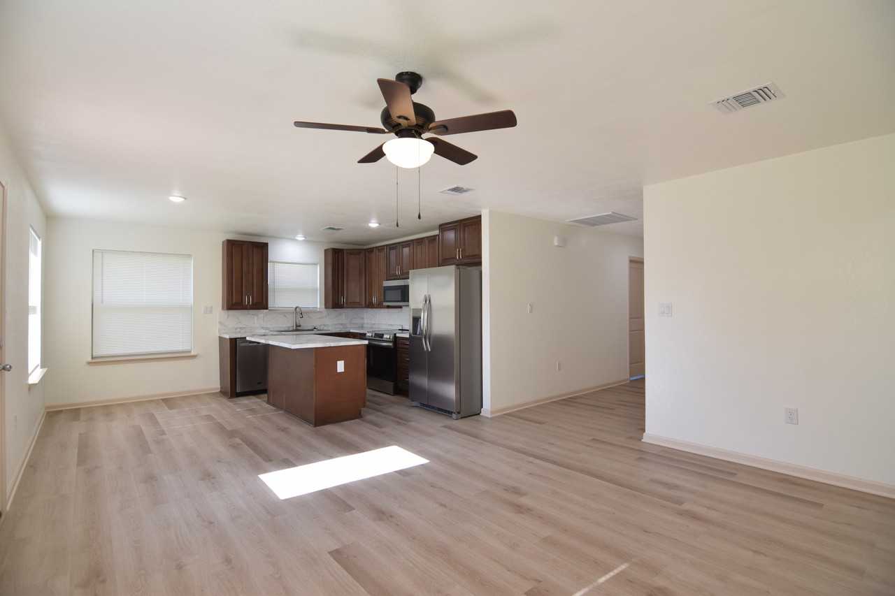 709 S 30th St - Photo 7 of 17