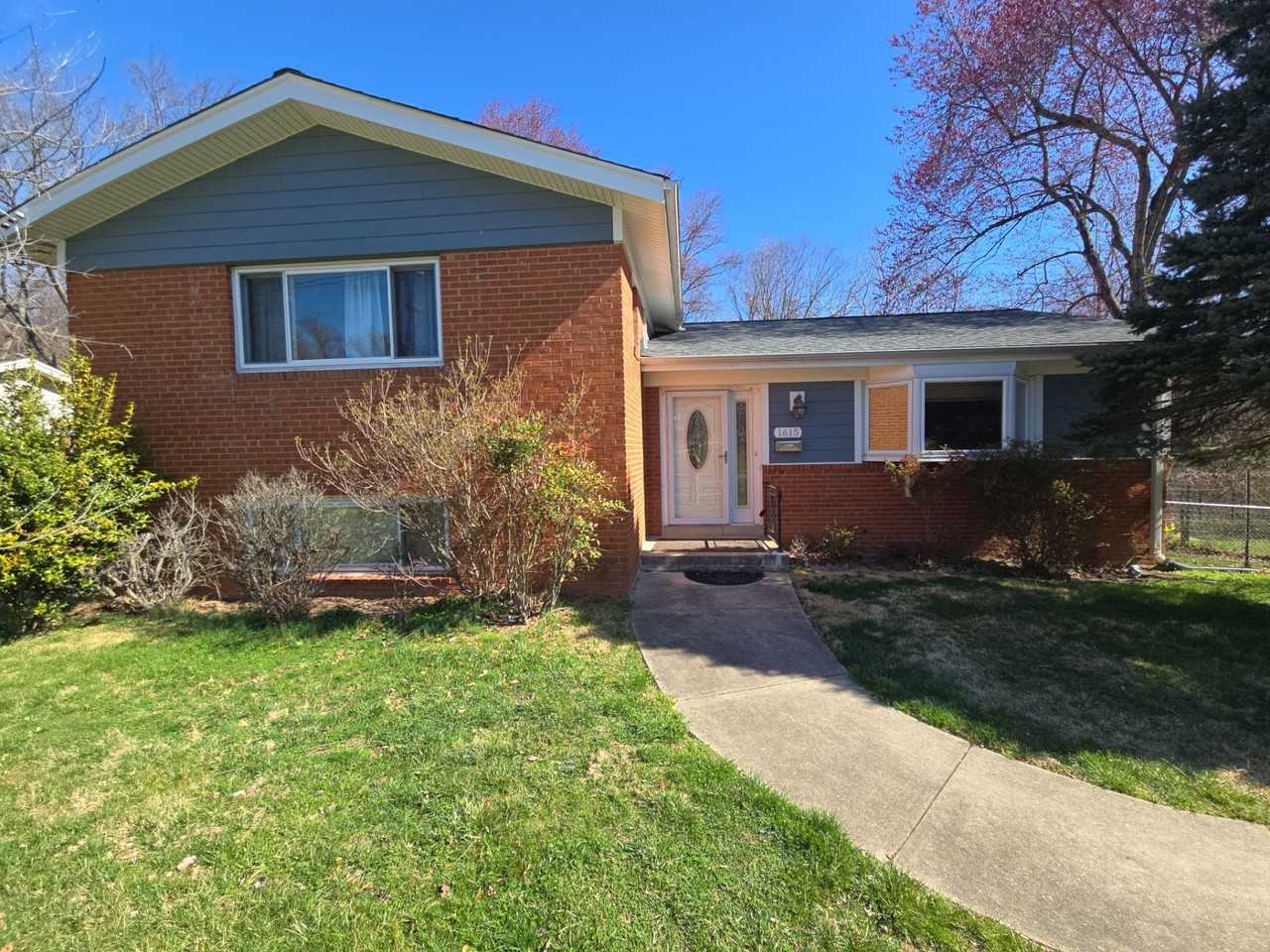1615 Ladd St - Photo 3 of 50