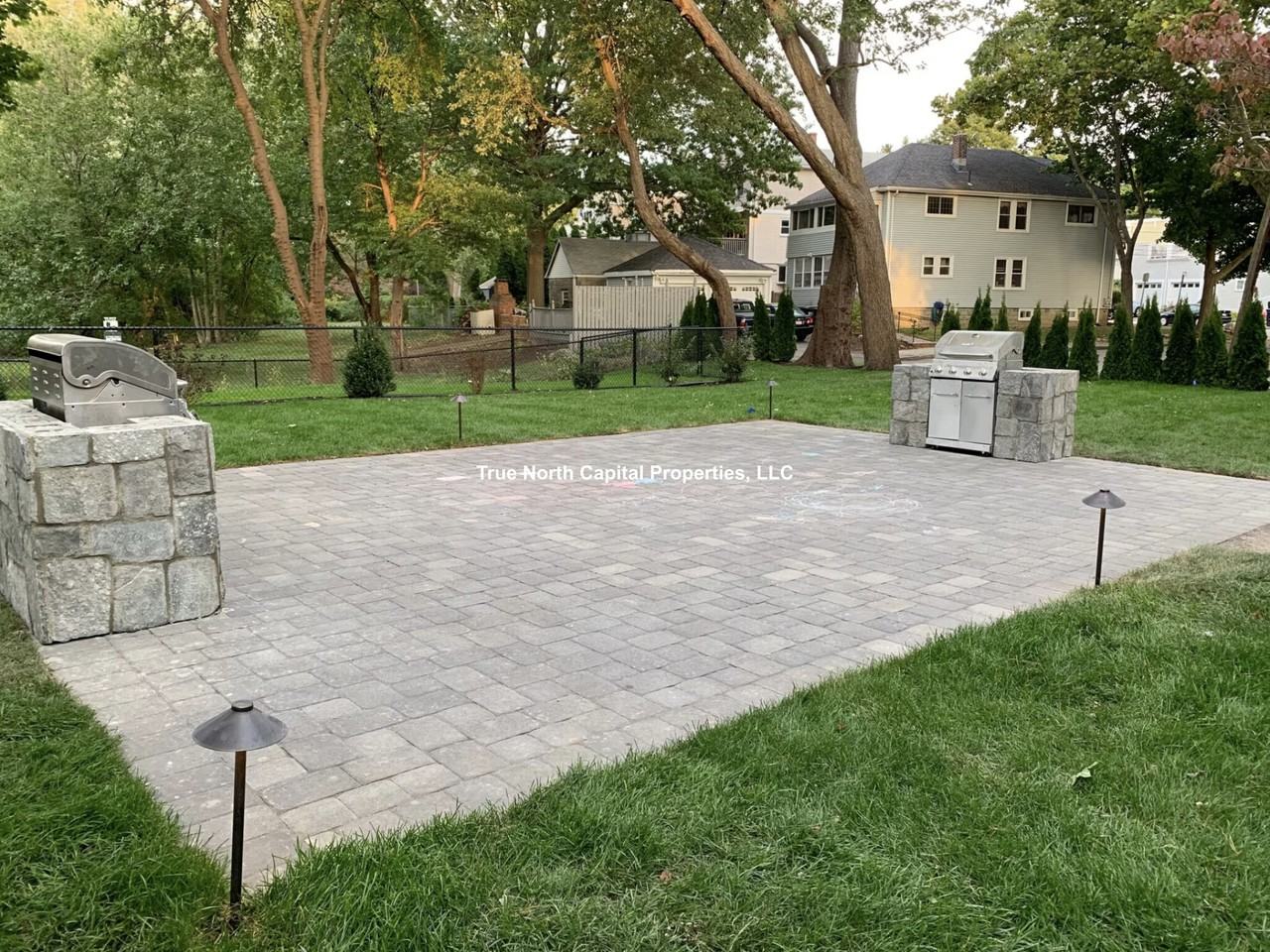 Normandy Ave #303 - Photo 2 of 11