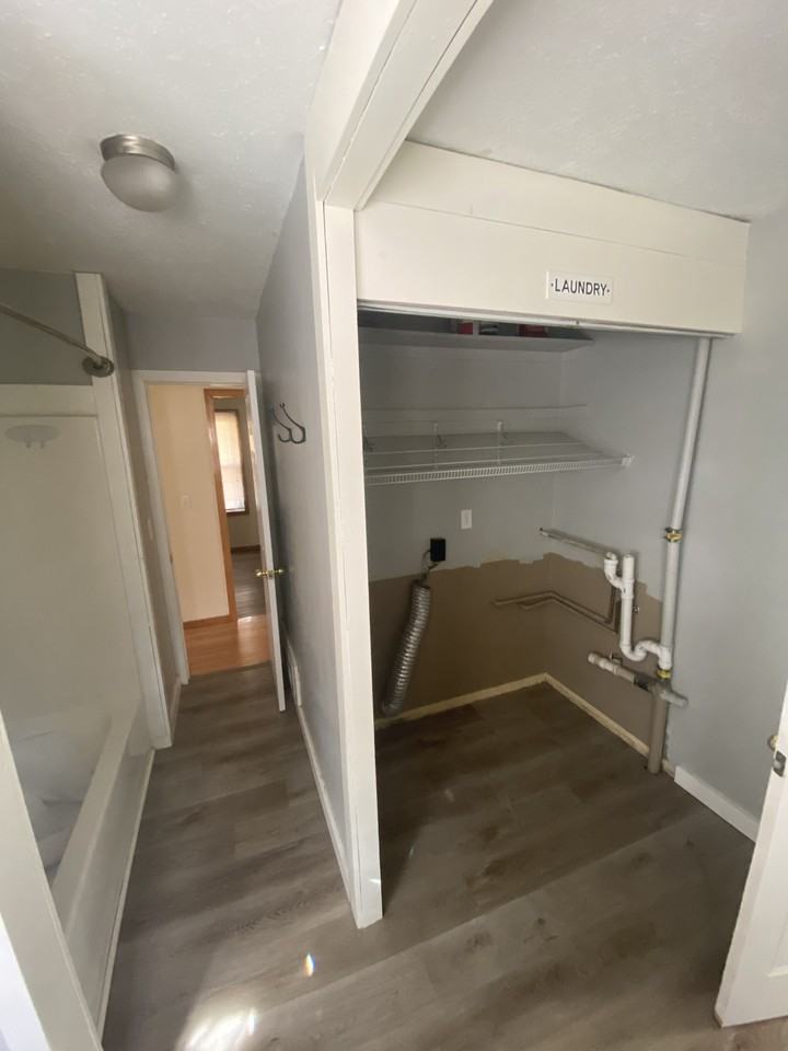 443 Lakeview Dr #NA - Photo 3 of 10