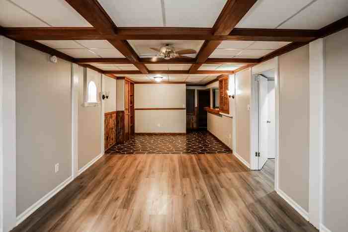 15800 E Kiger Cir - Photo 2 of 10