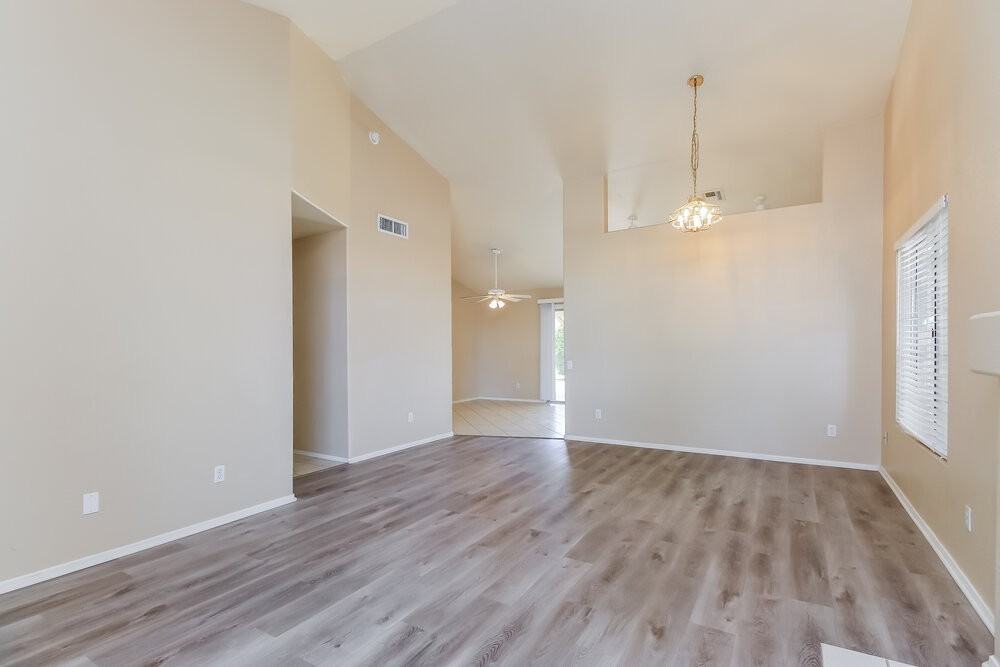 1130 N Meadows Dr - Photo 4 of 16
