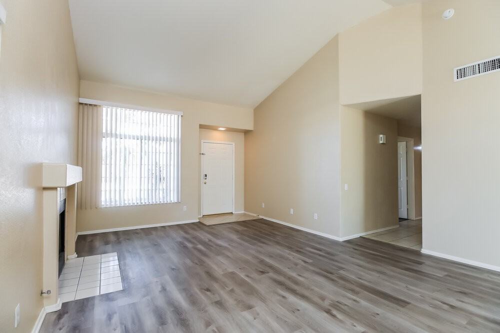 1130 N Meadows Dr - Photo 5 of 16