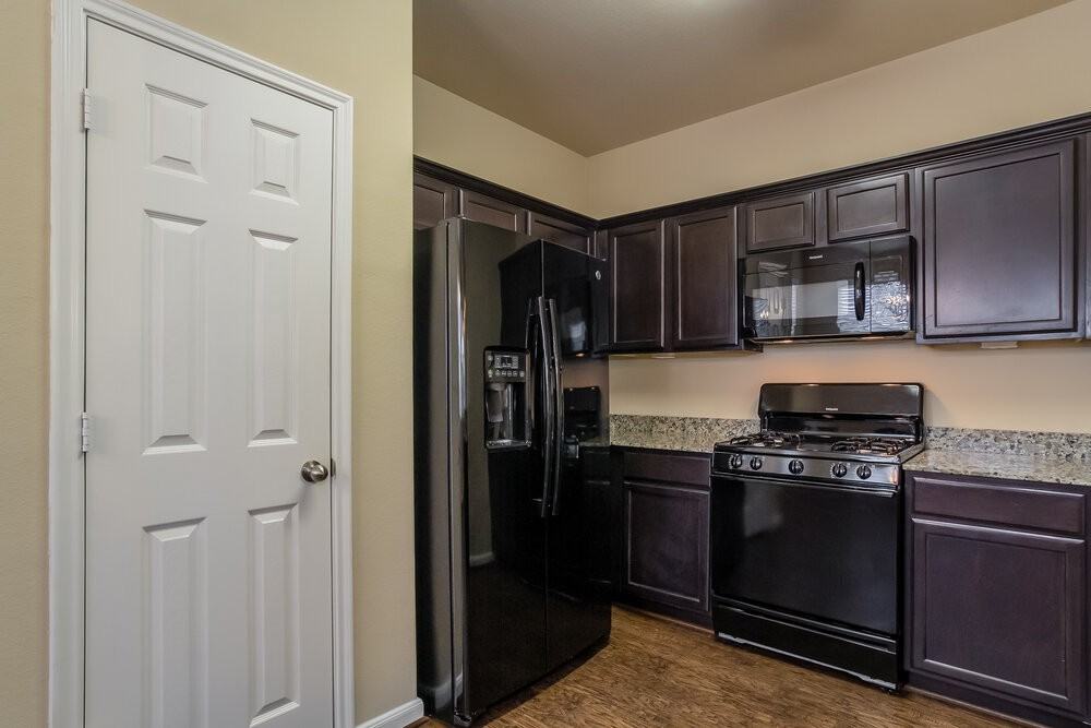 15031 Silhouette Ridge Dr - Photo 4 of 15