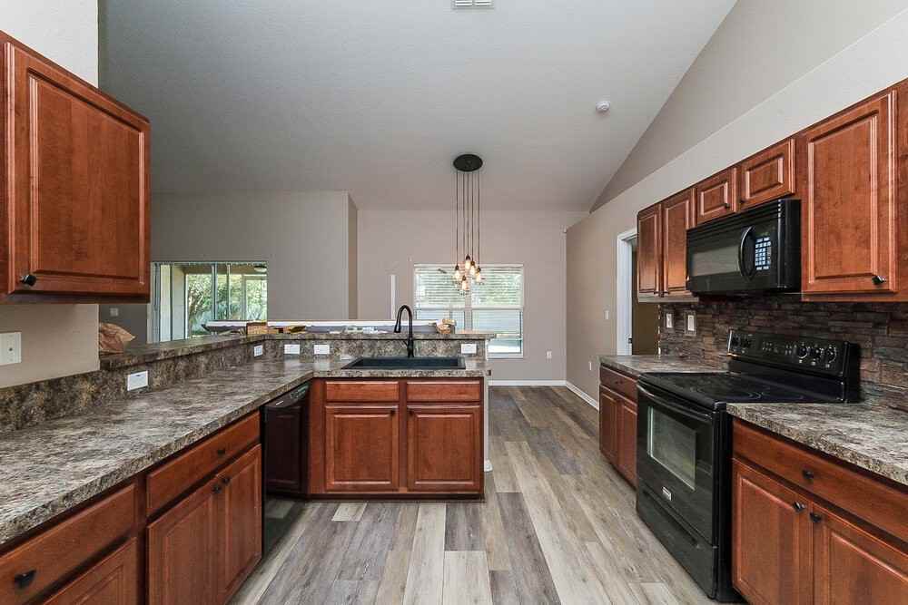 1020 Godfrey Ave - Photo 5 of 16