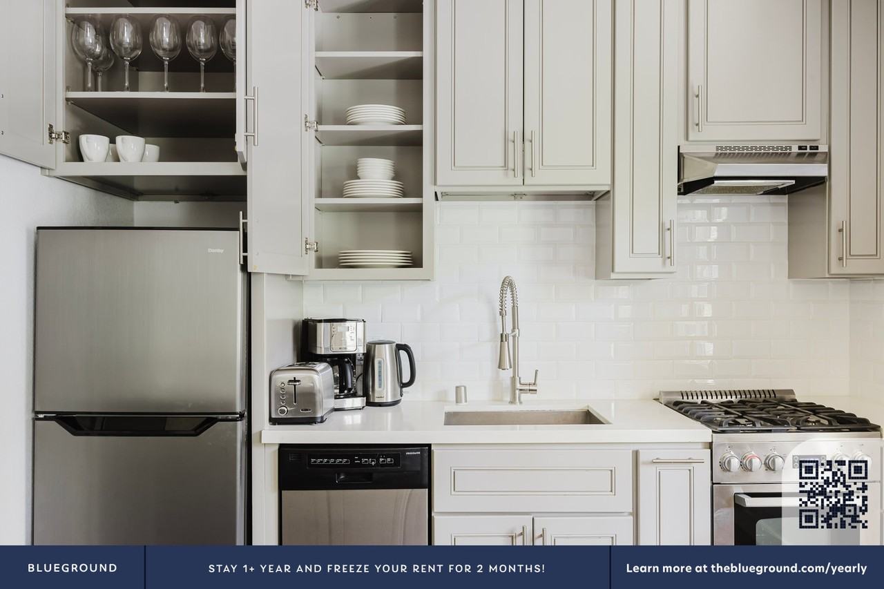 4136 Grand View Blvd #1326 - Photo 7 of 18