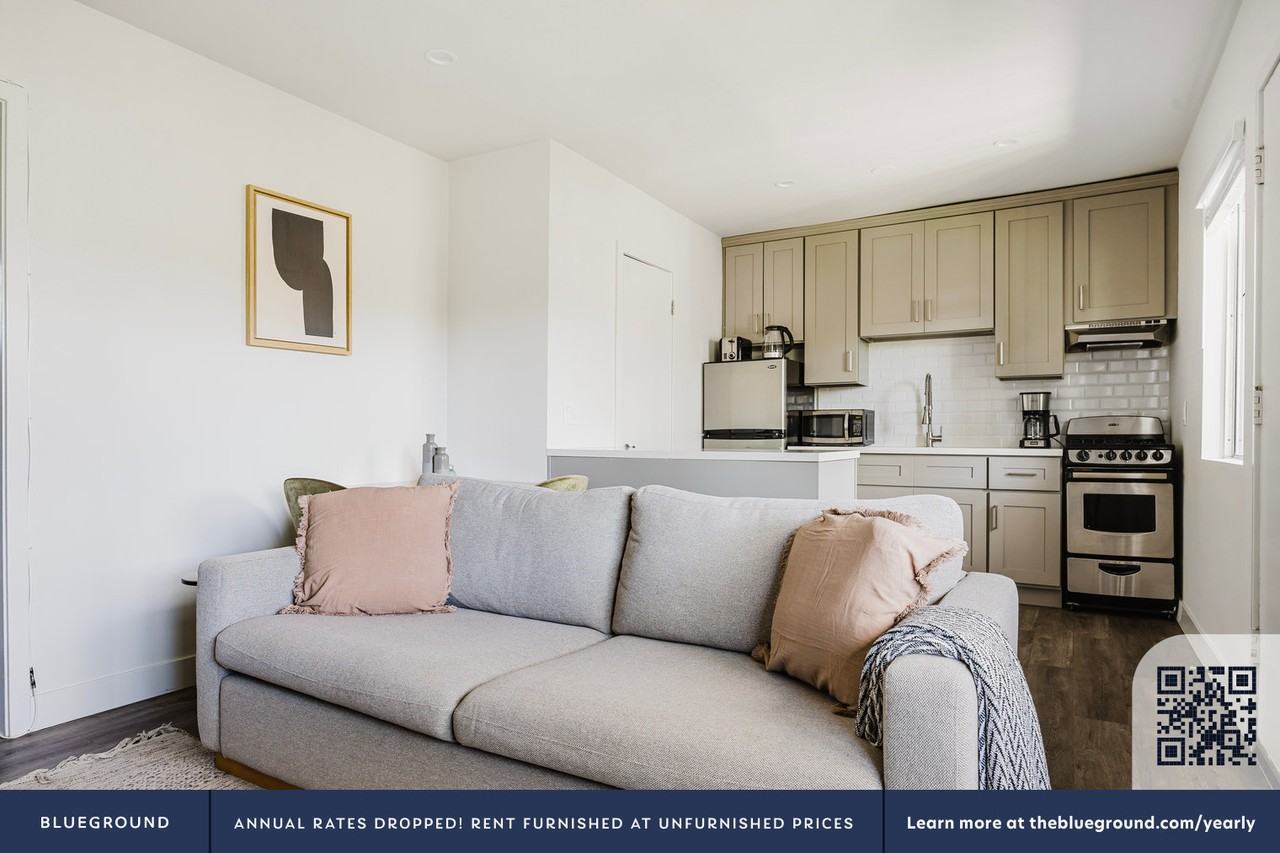 4140 Grand View Blvd #1327 - Photo 4 of 17