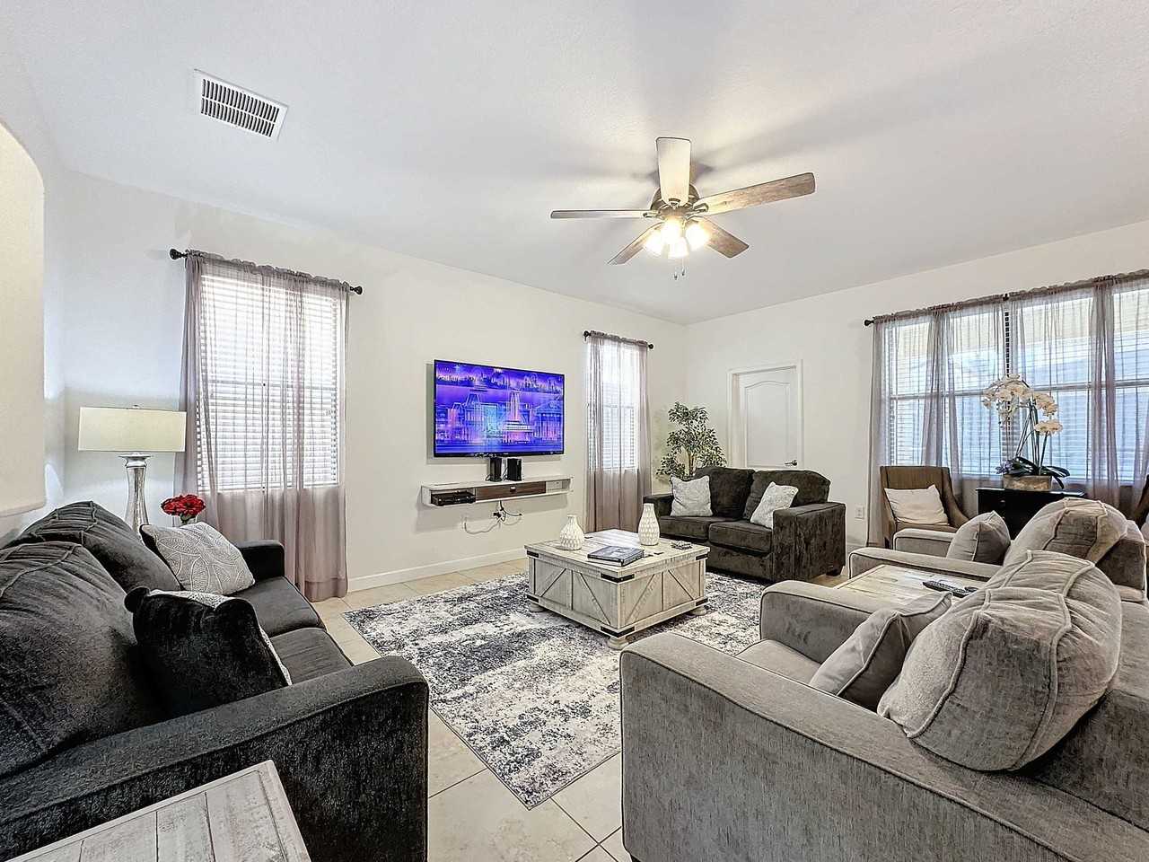 Shadow Mountain St #1061306P - Photo 3 of 50