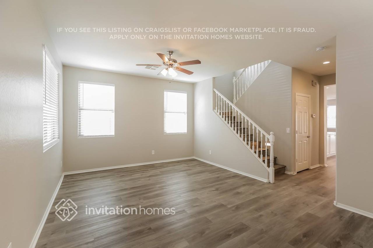 9318 W Williams St - Photo 3 of 16