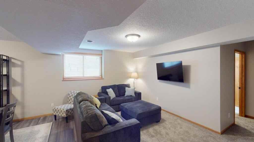 11878 Lake Ln - Photo 7 of 20