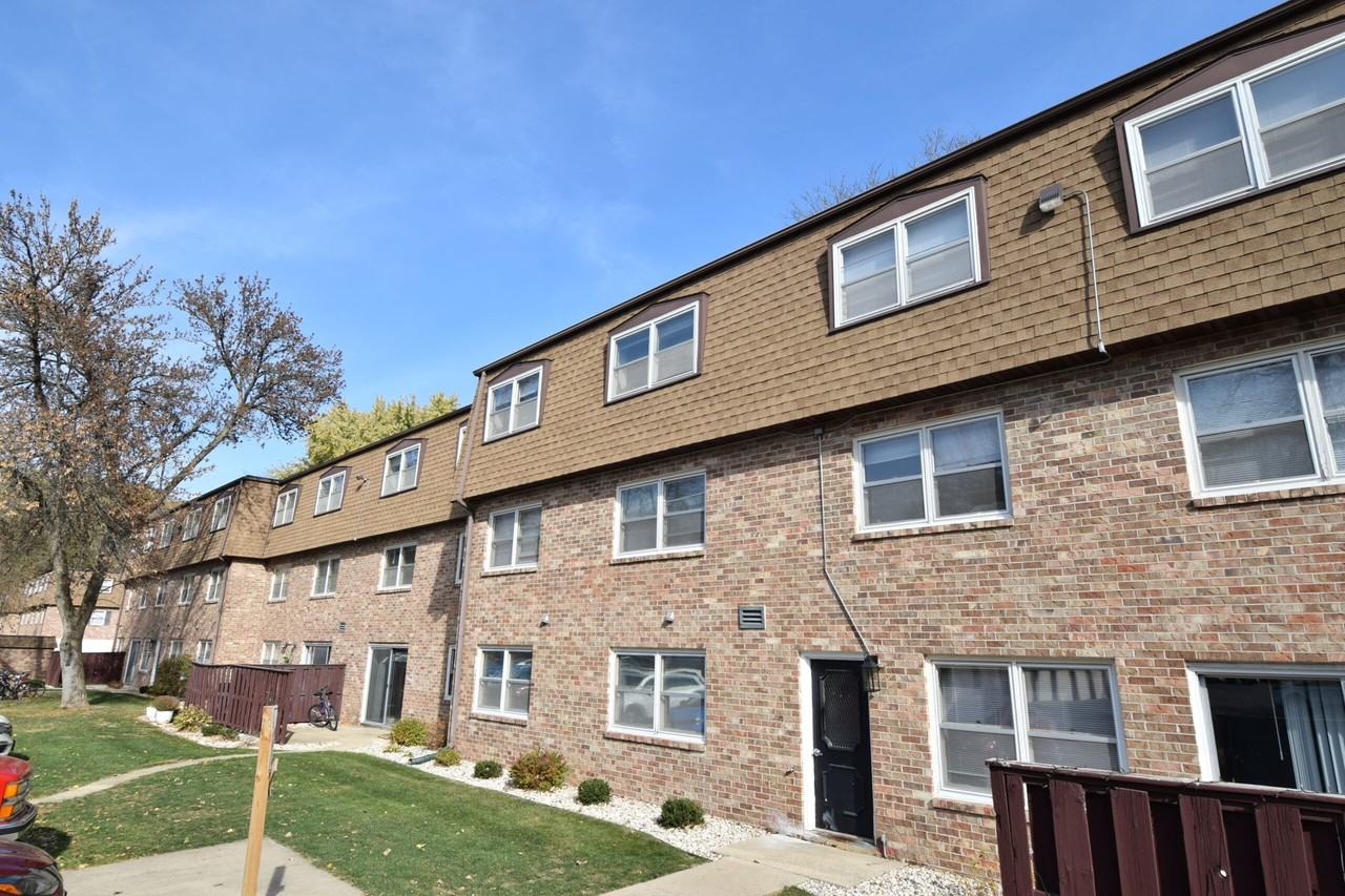 Woodland Reserve Apartments - Photo 7 of 50