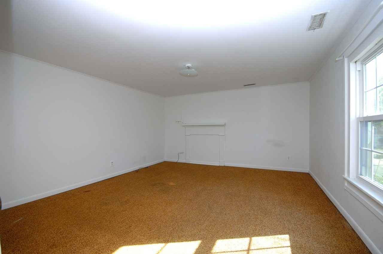203 E Main St #C - Photo 2 of 6