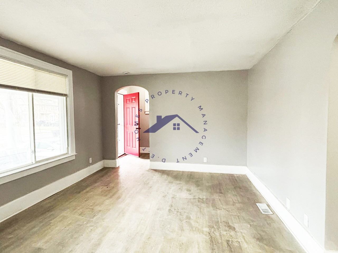 11046 Wilshire Drive - Photo 3 of 47