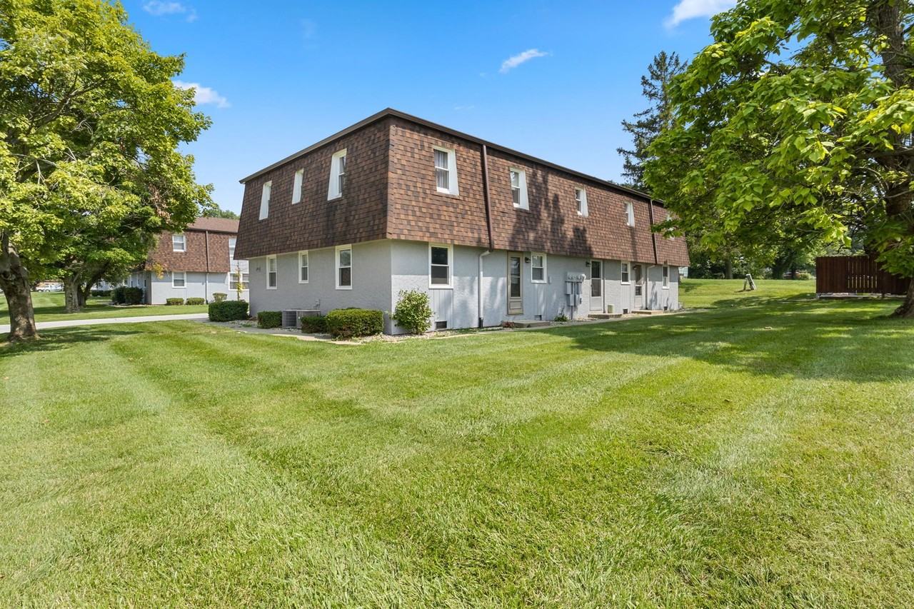 Lincoln Apartments - Photo 2 of 14