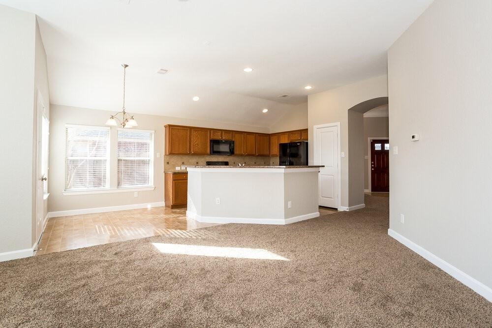1711 Manchester Crossing Dr - Photo 2 of 15
