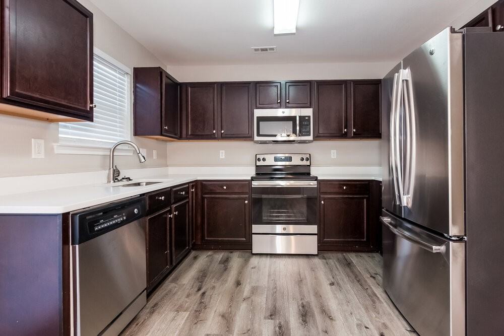 4822 Abercromby St - Photo 7 of 17