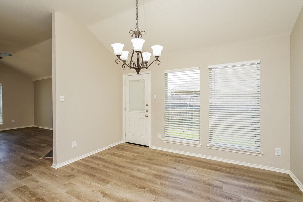 204 Harvard Dr - Photo 6 of 16